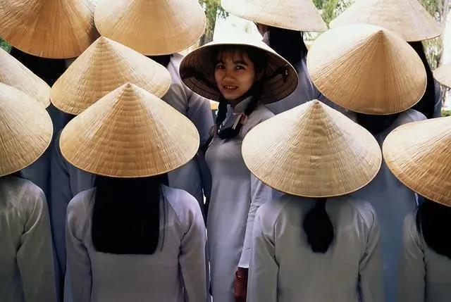 越南經(jīng)濟(jì)持續(xù)趕超挑戰(zhàn)解析 從嚴(yán)重債務(wù)危機看轉(zhuǎn)變世界工廠策略的硬障礙